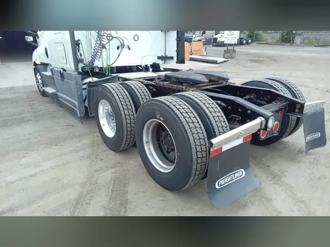 2023 Freightliner Cascadia 126