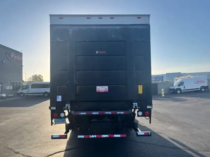 2018 FREIGHTLINER M2 106