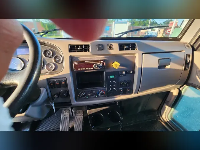 2019 Peterbilt 337