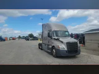 2020 Freightliner Cascadia 126