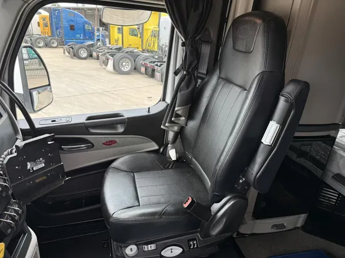 2023 Peterbilt 579