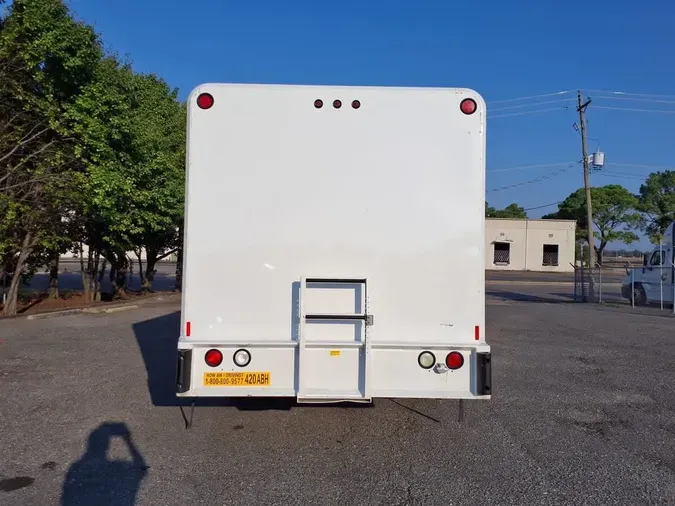 2016 FREIGHTLINER M2 106
