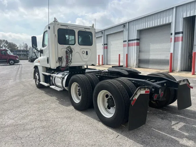 2018 FREIGHTLINER/MERCEDES CASCADIA 125