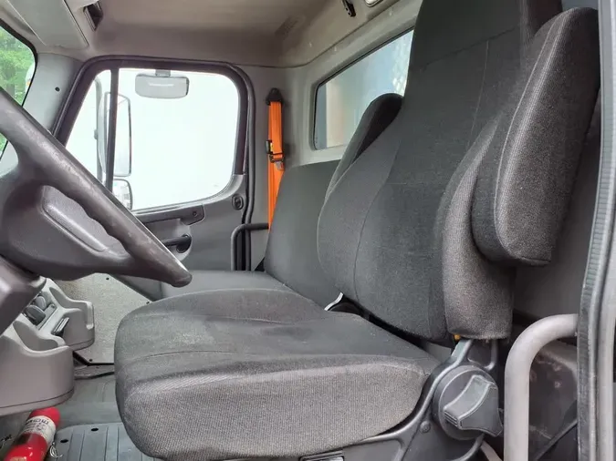 2020 FREIGHTLINER M2 106