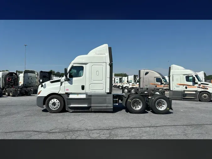 2021 Freightliner Cascadia 1261cc82450aefac76691b44e3468d1342c