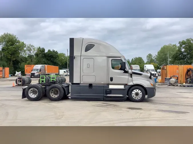 2023 Freightliner Cascadia