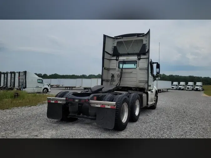 2018 Volvo VNL300