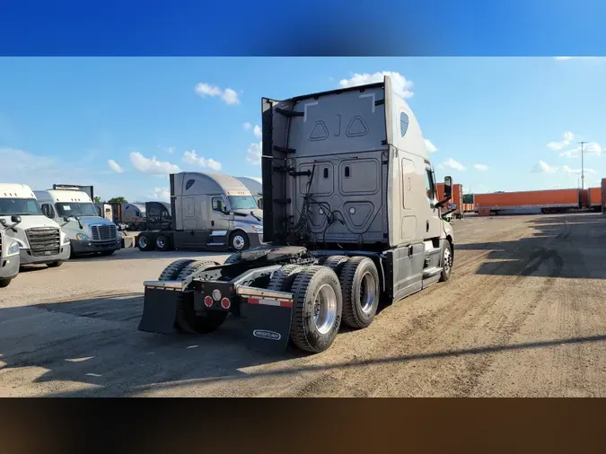 2024 Freightliner Cascadia 126