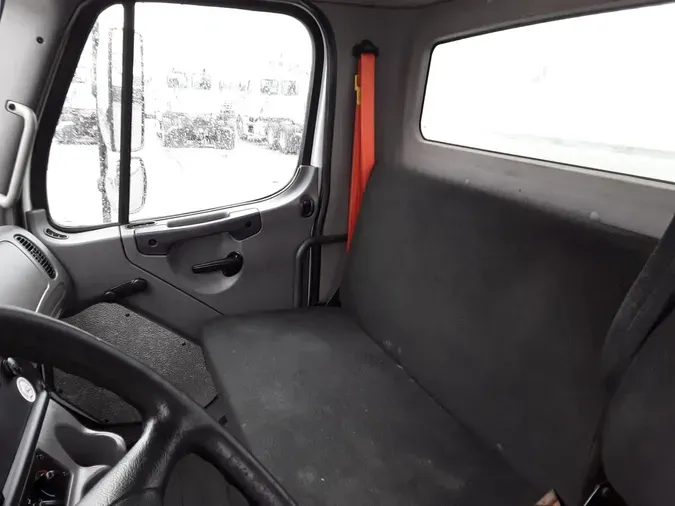 2017 FREIGHTLINER/MERCEDES M2 106