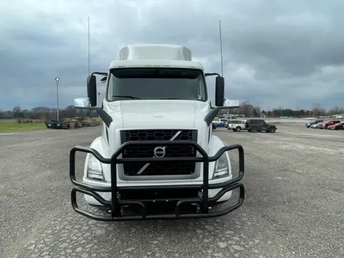 2019 VOLVO VNR64T640