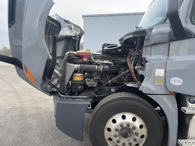 2018 Freightliner T12664ST