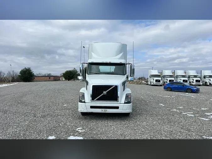 2018 Volvo VNL300