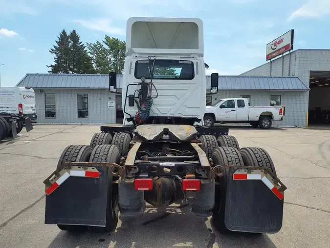 2019 NAVISTAR INTERNATIONAL LT625 DAYCAB T/A