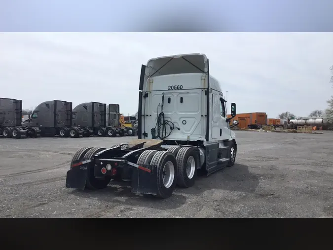 2021 Freightliner Cascadia 126