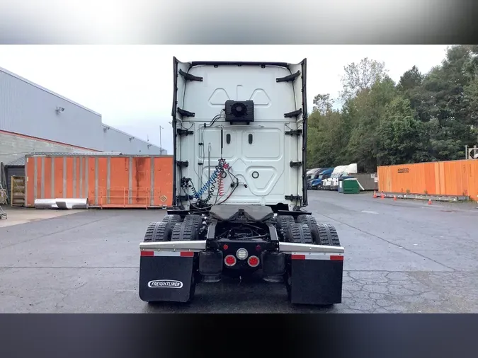 2022 Freightliner Cascadia 126
