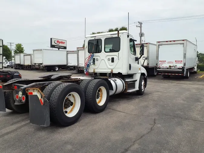 2016 FREIGHTLINER CASCADIA 125
