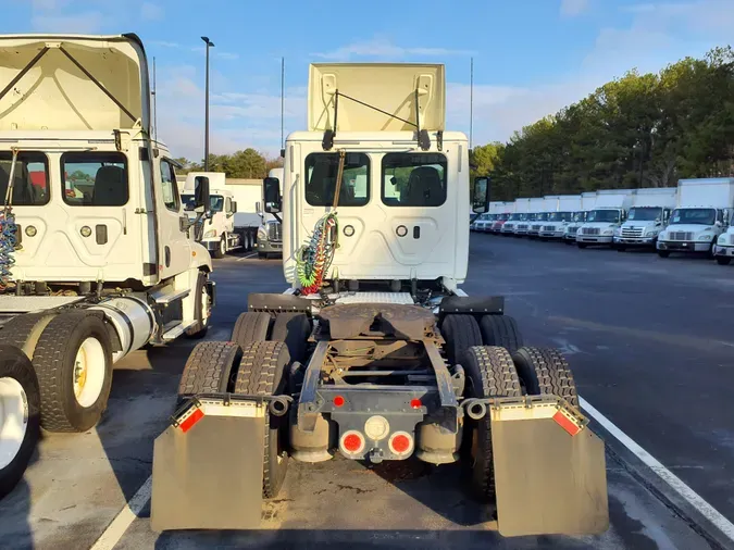 2019 FREIGHTLINER/MERCEDES CASCADIA 125