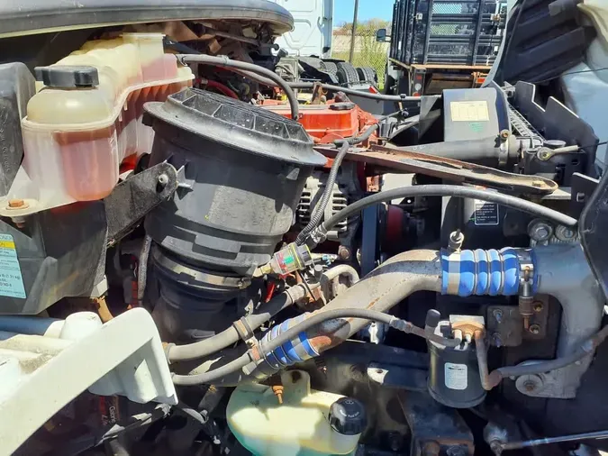 2015 FREIGHTLINER M2 106