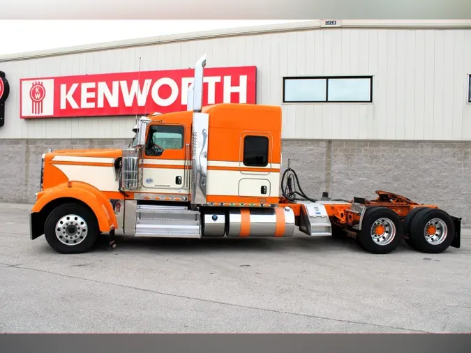 2020 Kenworth W900L