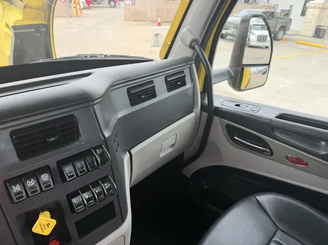 2023 Peterbilt 579