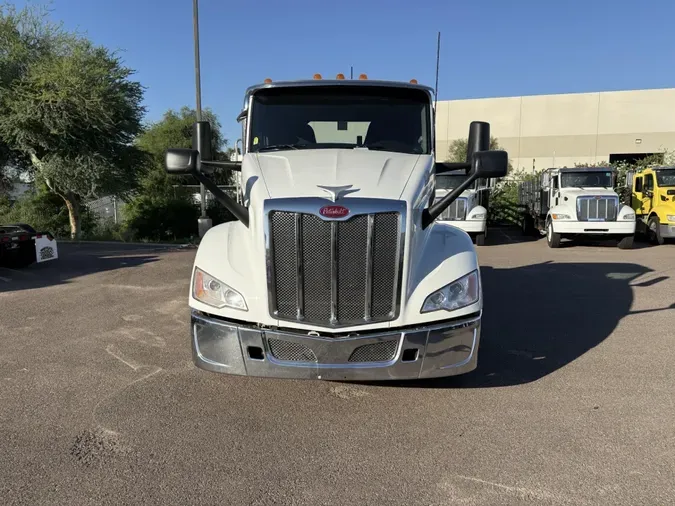 2023 Peterbilt 579