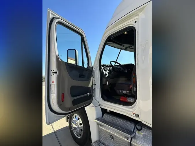 2018 FREIGHTLINER CASCADIA 125