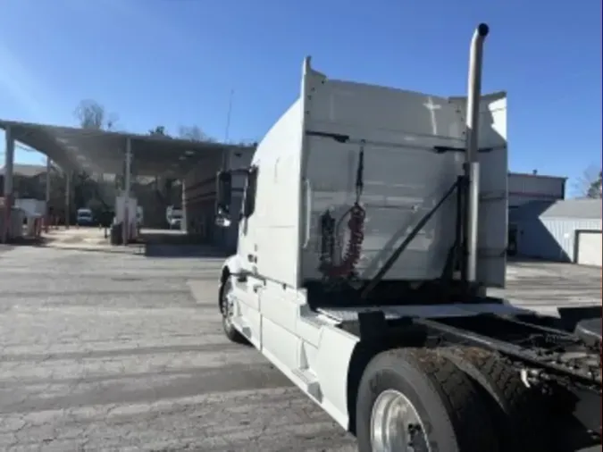 2020 VOLVO VNR64T-640