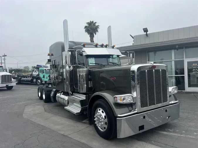 2023 Peterbilt 389
