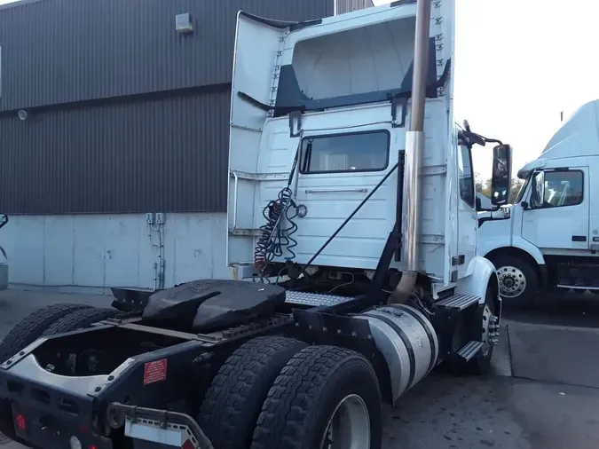 2019 VOLVO VNR42T 300