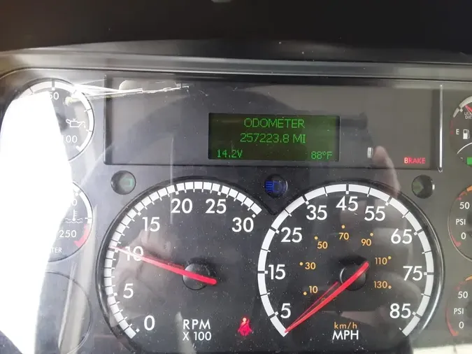 2020 FREIGHTLINER M2 106