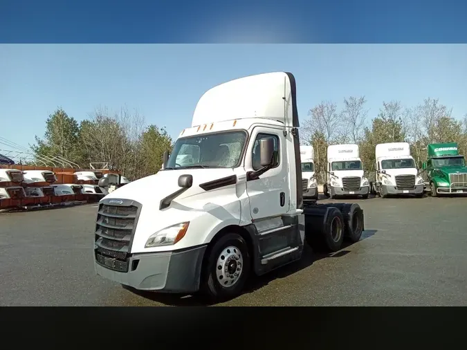 2019 Freightliner Cascadia 126