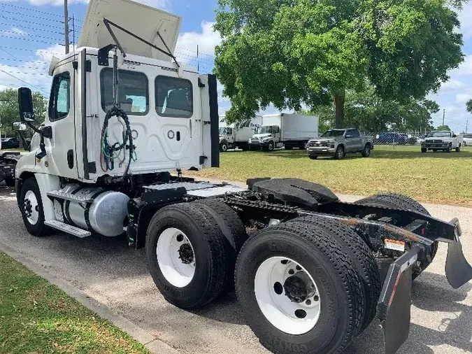 2017 Freightliner X12564ST