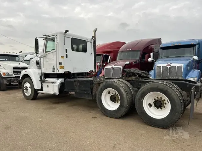 2015 FREIGHTLINER CORONADO 122 SD