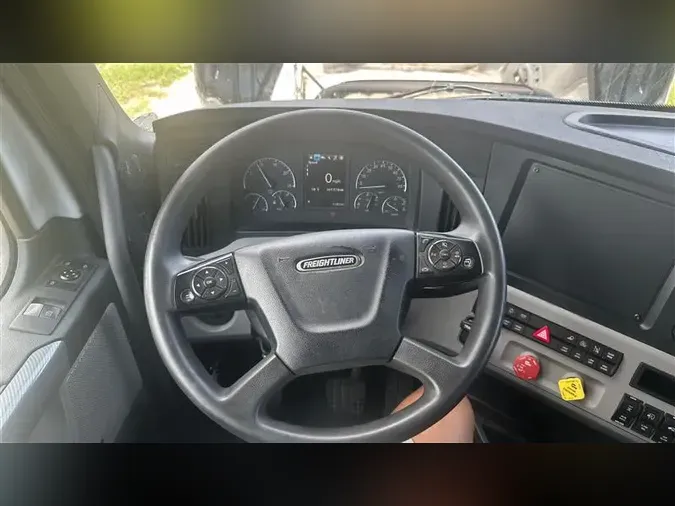 2022 FREIGHTLINER CA126