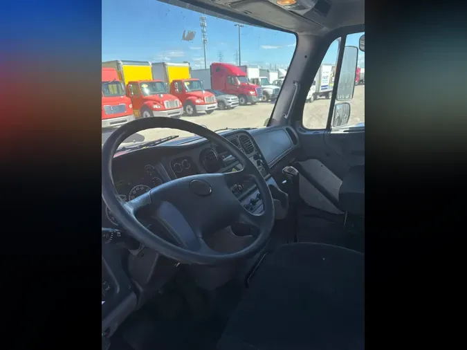 2018 FREIGHTLINER/MERCEDES M2 112