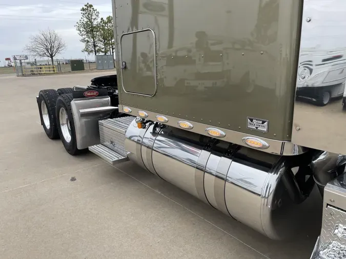 2024 Peterbilt 389