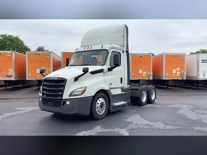 2020 Freightliner Cascadia 126