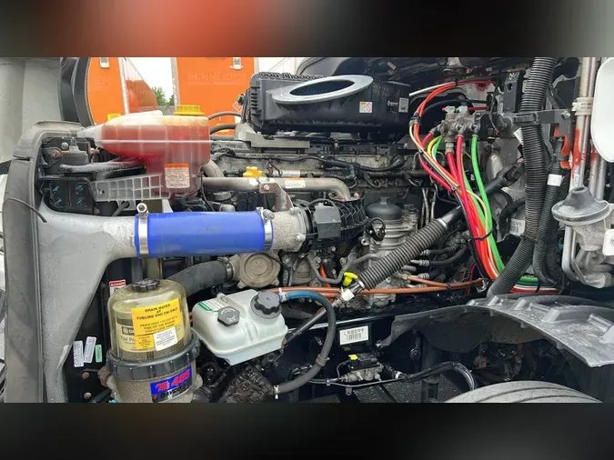 2020 Freightliner Cascadia 126