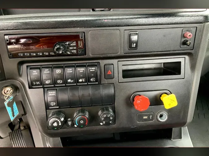 2020 INT LT625 6x4