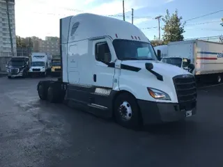 2021 FREIGHTLINER T12664ST