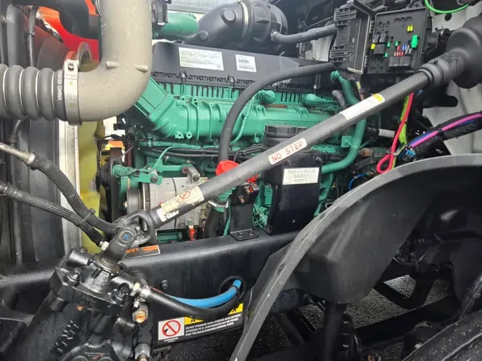 2019 VOLVO VNL42T 3001d09833cc3b6262cf0850acef7f8f0c0