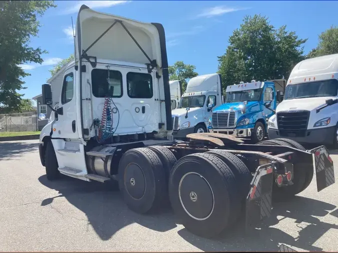 2020 FREIGHTLINER CASCADIA 125