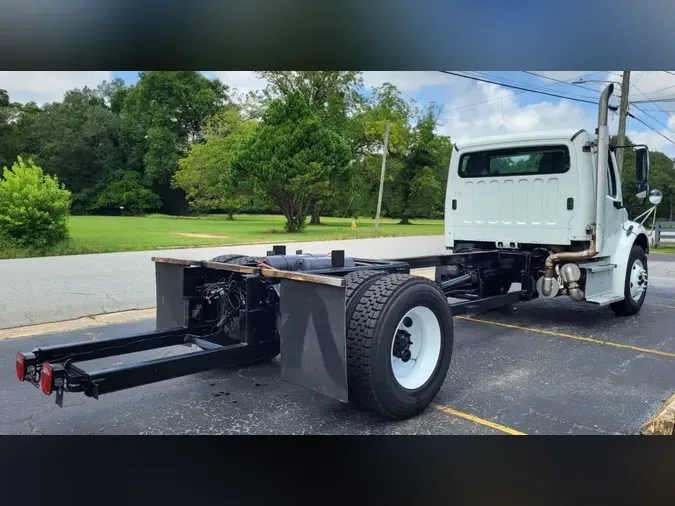 2017 FREIGHTLINER M2 106