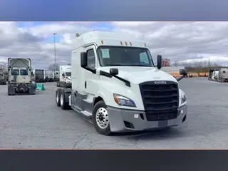 2020 Freightliner Cascadia 126