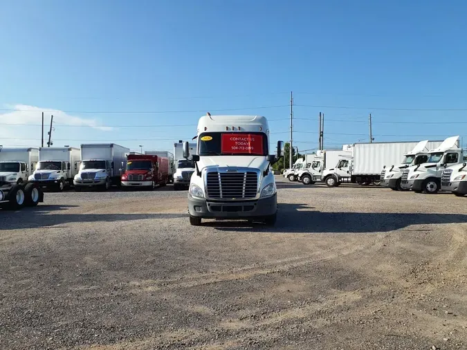 2020 FREIGHTLINER CASCADIA 113" DAYCAB