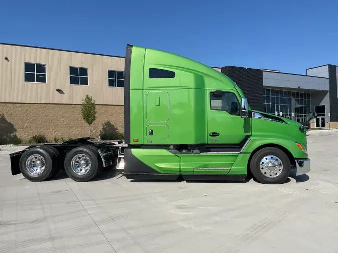 2025 Kenworth T680