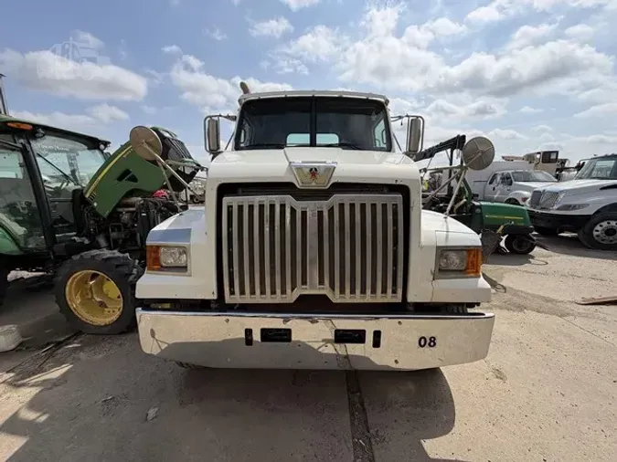 2017 WESTERN STAR 4700