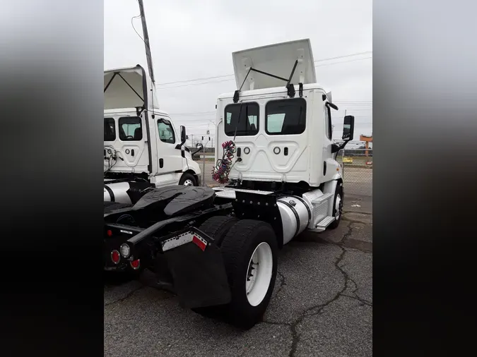 2019 FREIGHTLINER/MERCEDES CASCADIA 113