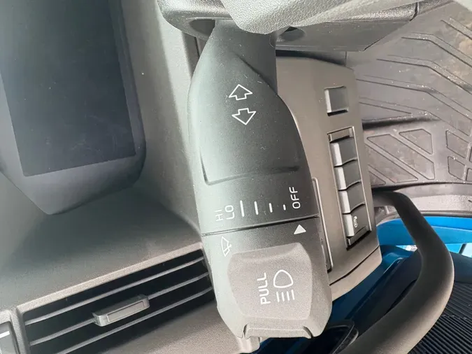 2026 VOLVO TRUCK VNL64TV04