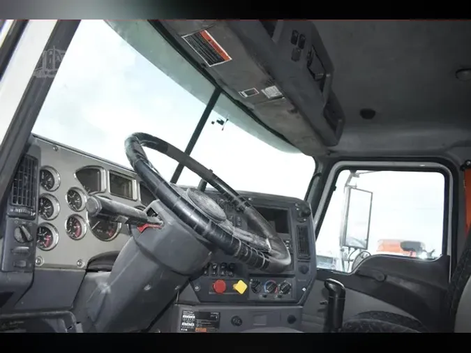 2017 MACK PINNACLE CXU613